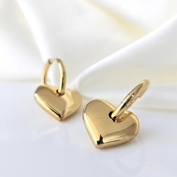 NEW Gold 2-in-1 Heart Charm Huggie Hoop Earrings - Picture 2 of 9